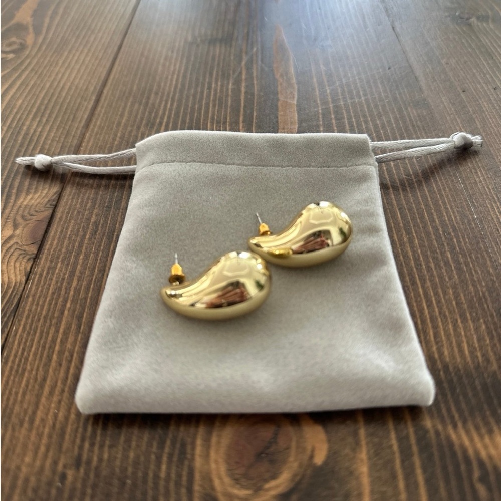 Gold Teardrop Earrings